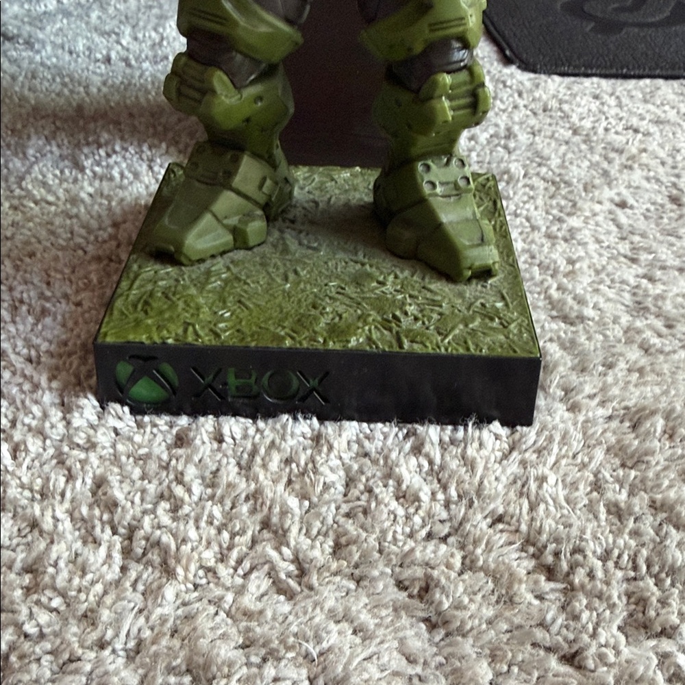 Halo Olive Green Spartan Figure with Orange Visor - Picture 5 of 9
